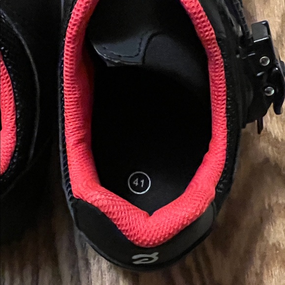 Black Cycling Shoes - Picture 4 of 5